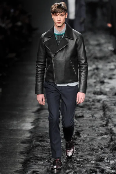 Look 30
